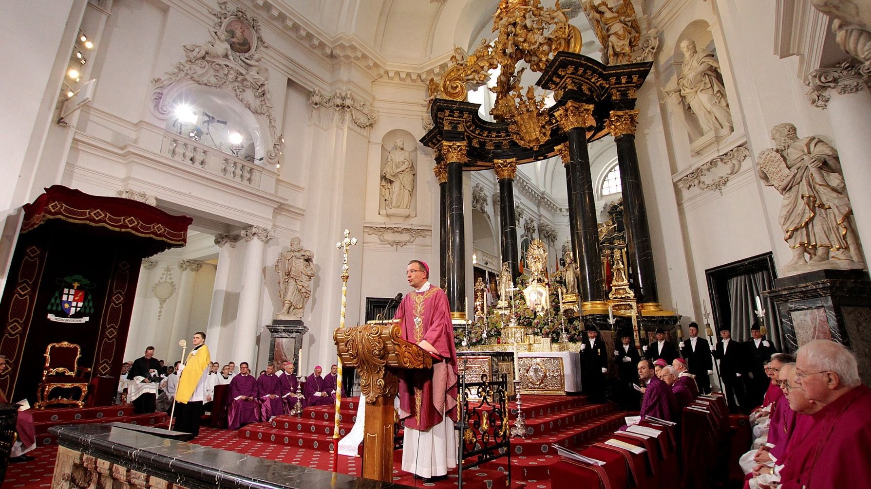 Alles Infos, Bilder, Videos zur Amtseinführung unseres Bischofs von Fulda, Dr. Michael Gerber